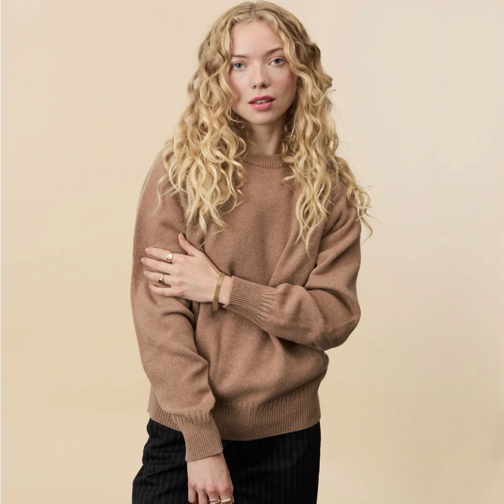 Tricot camel sweater size medium